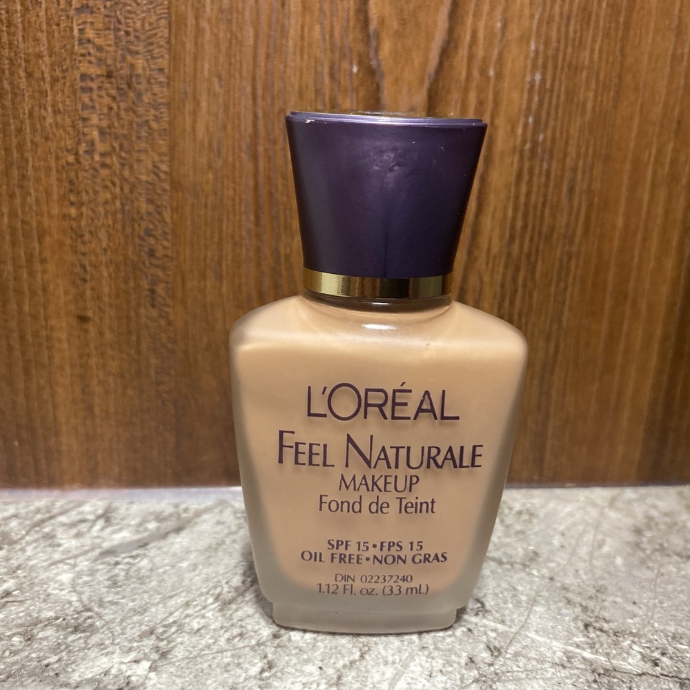 RARE L'Oreal Paris Feel Naturale‎ Foundation SPF 15 GOLDEN BEIGE 1.12 oz